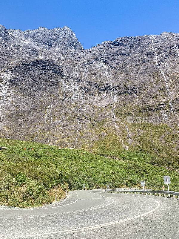 新西兰94号国道，Te Anau-Milford Hwy，峡湾国家公园的Gertrude山谷瞭望台，新西兰